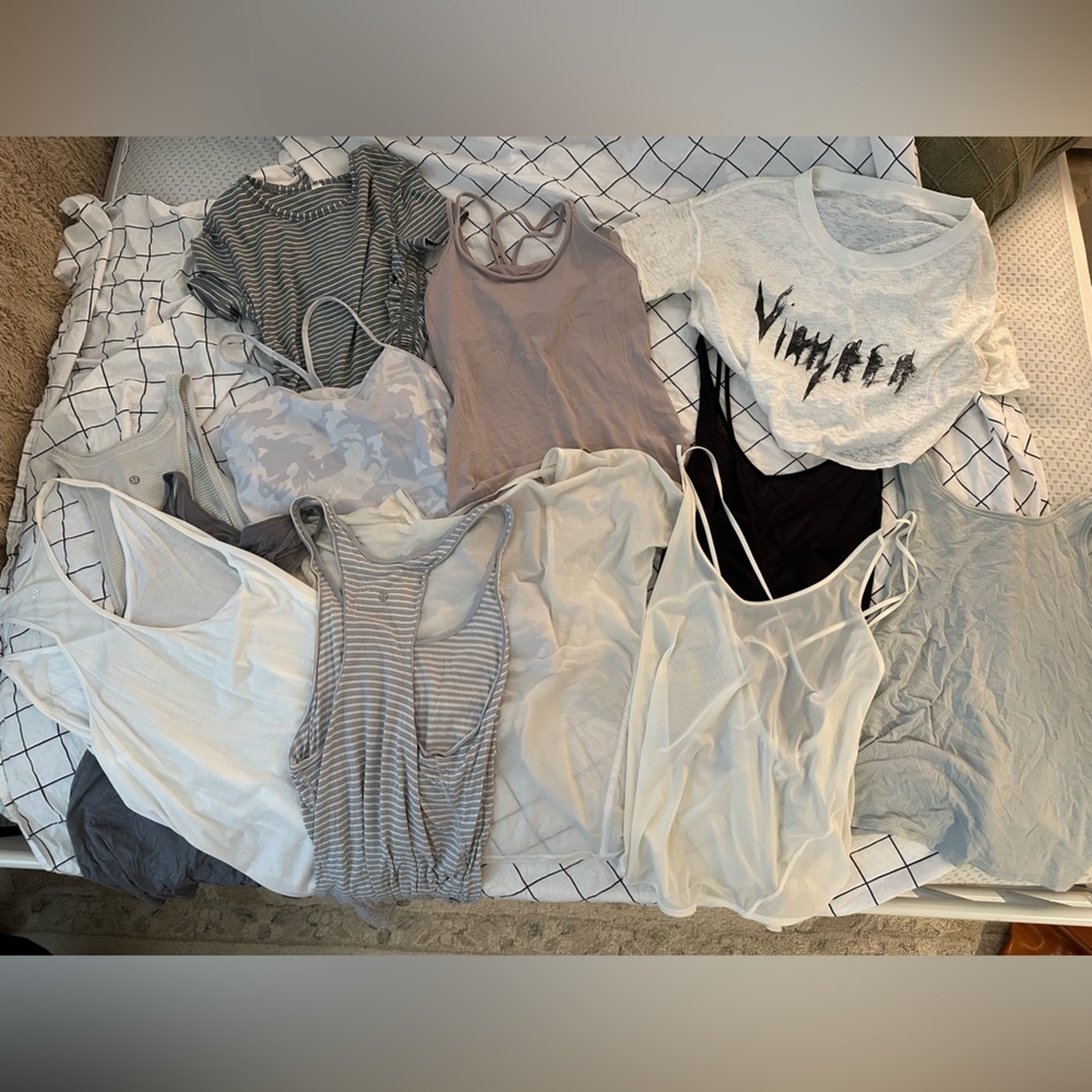 lululemon tank/shirt lot size 4/6 small